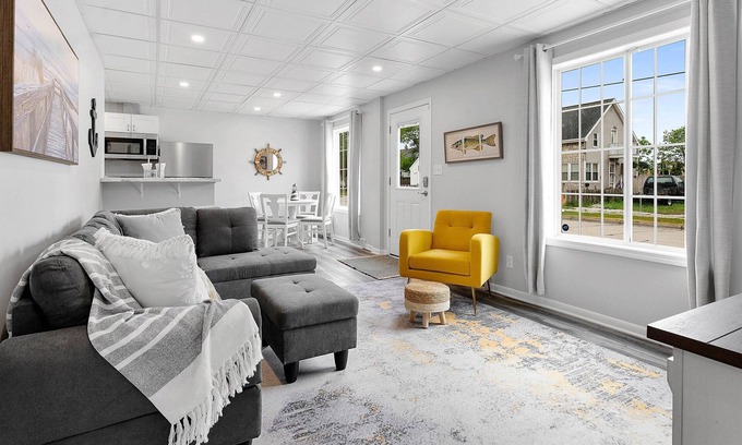 Two Rivers Apartment | Beachside Blissful Duplex with Spa & Hot Tub - 10/10 Rated