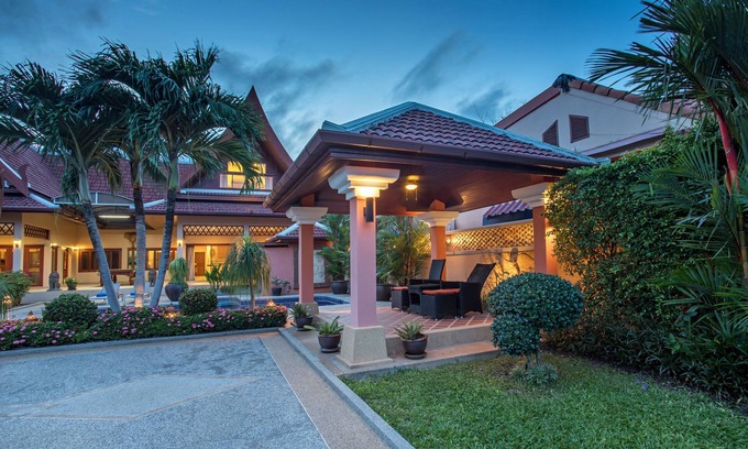 Ban Saiyuan Villa | Villa Felicity: Private Pools and Oceanfront Relaxation