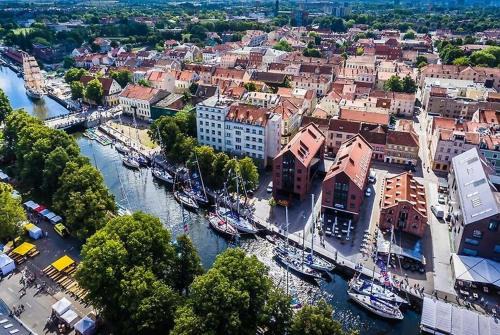 Old Town Apartment | Top-Rated Bloch Apartment with Self Check-In for Families