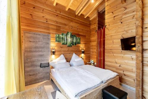 Neuschoenau Apartment | Discover Blockhaus am Baumwipfelpfad: Family & Pet Friendly