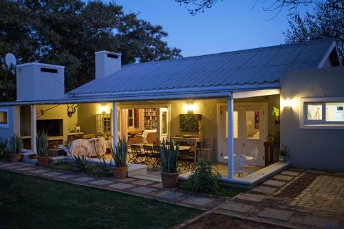 Riebeek Kasteel House | Exceptional Bloemendal Guest Cottage with Pool and Kitchen