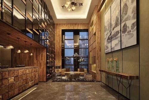 Yuzhong Hotel | Discover Bloom Boutique Hotel: Family-Friendly Getaway