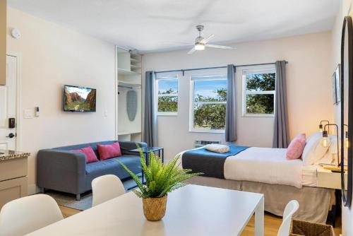 Poinciana Park Apartment | Relaxing Bloom Hideaway - Close to Las Olas & Beach