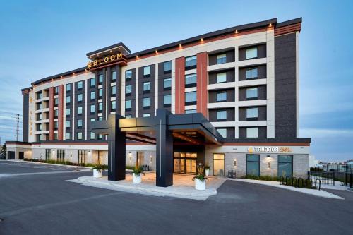Gateway Hotel | Explore Bloom Mississauga: A 4-Star Retreat by Hilton