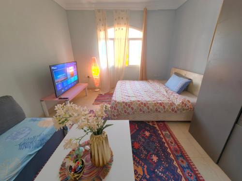Al Ghubrah Ash Shamaliyyah House | bloom Room