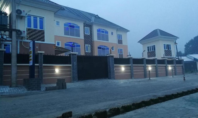 Port Harcourt Cabin | Relax at Blooms Spot Hotel: Eco-Friendly Self-Service Apartment