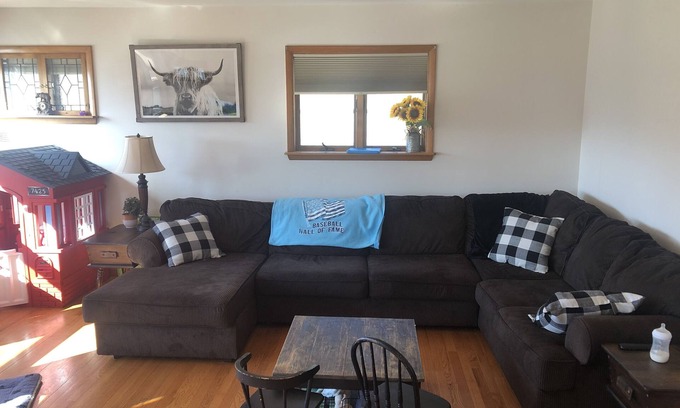 Bloomville House | Discover Bloomville House: Relaxing Retreat with Spa Amenities