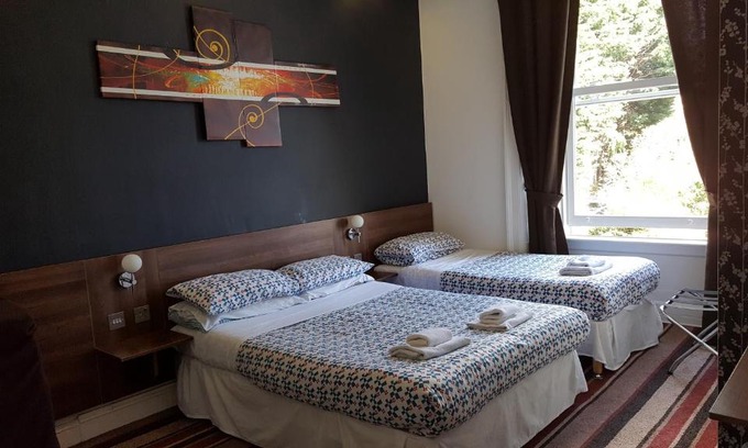 Newington House | Blossom Guest House: Family-Friendly & Accessible Stays