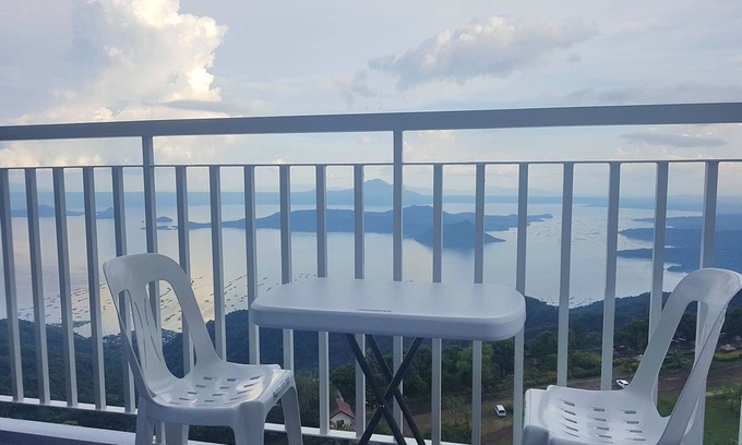 Tagaytay Hotel | Relax at Blowing In The Wind Tagaytay - Family-Friendly Retreat