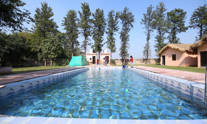 Gurugram Hotel | Blowsom Farms: Family-Friendly Getaway with Pool & Dining