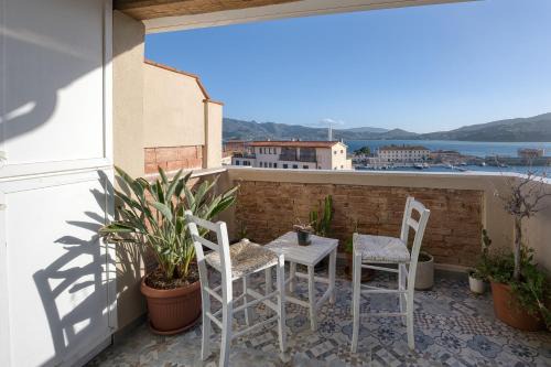 Portoferraio Old Town Apartment | Family-Friendly Escape at Blu in Green - Goelba