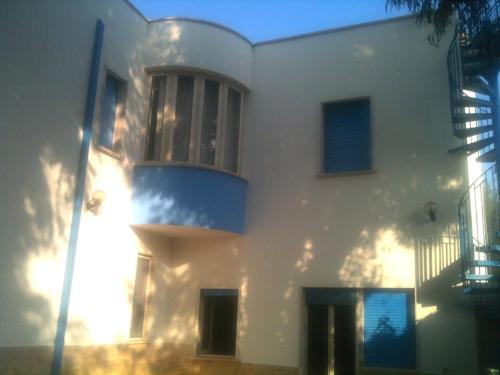 Lavinio Lido di Enea House | Oceanfront Blu Mare Villa Carlo with Pet-Friendly Amenities