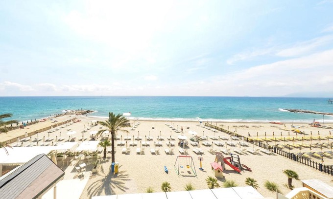Pietra Ligure Apartment | Relaxing Blu Sea Apartments with Ocean View and Pool