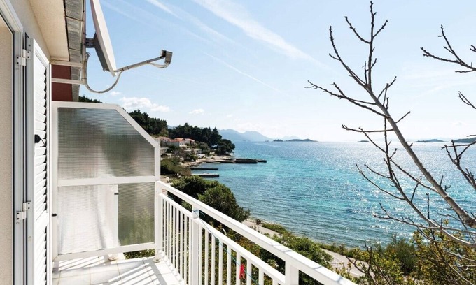 Kuciste Apartment | Oceanfront Blue Apartment in Perna with Amazing Views