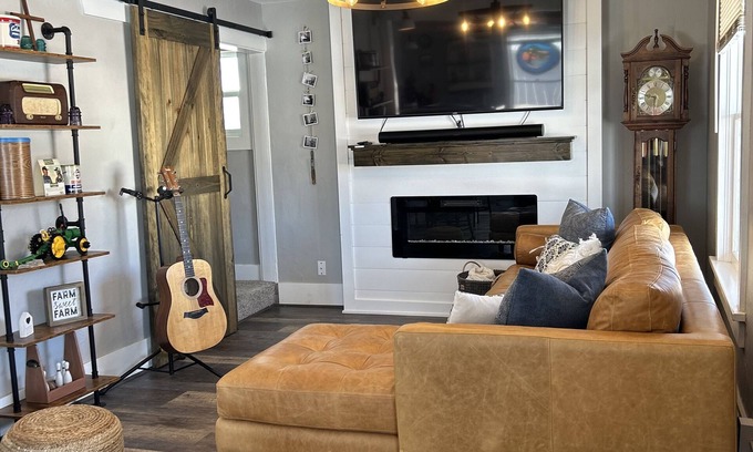 Homelake Other | Idyllic Blue Barn Farmhouse near Great Sand Dunes & Hot Springs