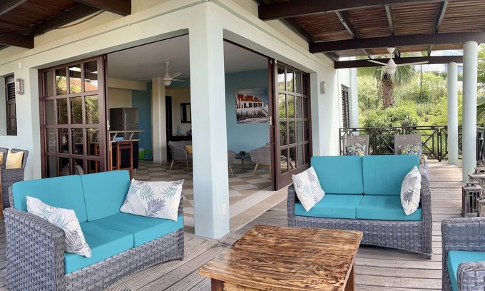 Sint Michiel Villa | Blue Bay Beach Villa: Steps to Ocean, Pool & Golf Access