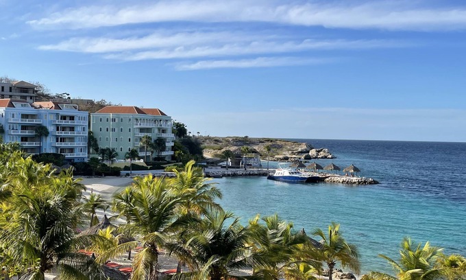 Sint Michiel Apartment | Oceanfront Escape: Blue Bay Emerald Apartment with Views