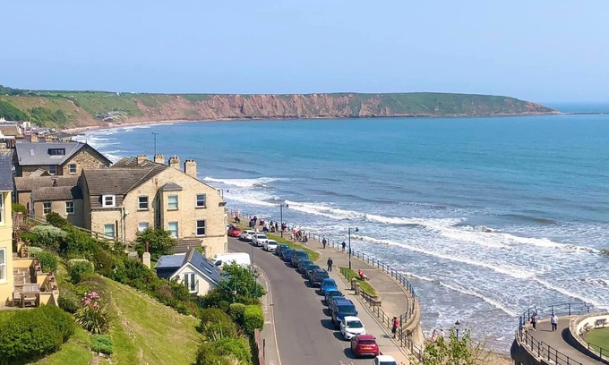 Filey Cottage | Experience Blue Bay Cottage: 10/10 Rated with Ocean Views