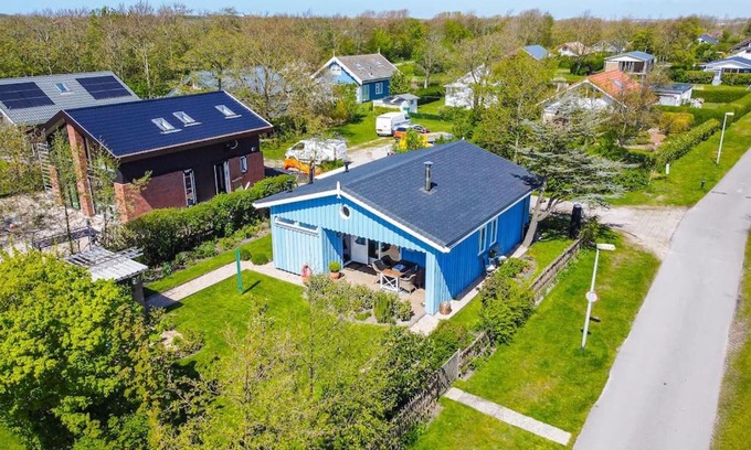 Julianadorp aan zee House | Relax at Blue Bay Cottage - Pet Friendly Escape in Julianadorp