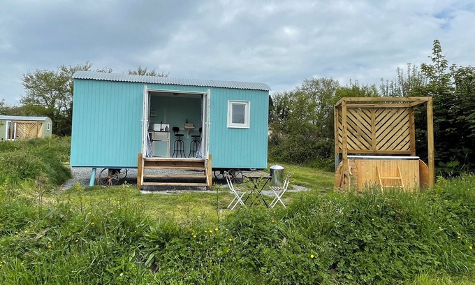 Kilgetty House | Blue Bell (With Hot-Tub)