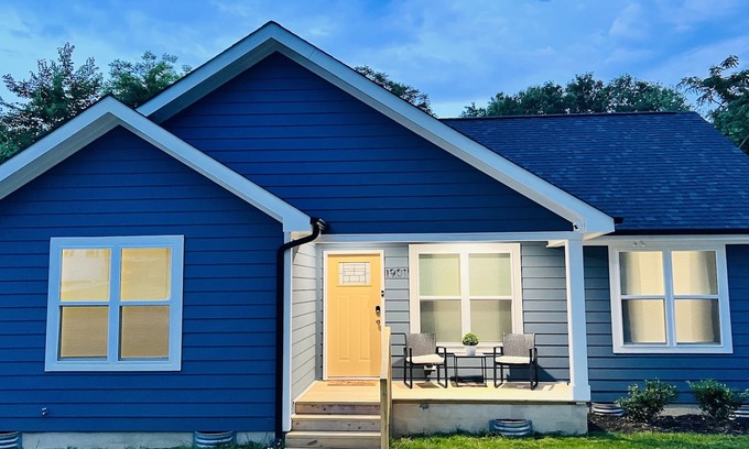 Gastonia House | Discover "Blue Belle" - A Modern Retreat with King Bed