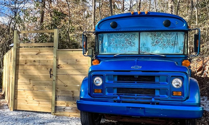 Greenville House | Unwind at Blue Bird Bus by the Scenic Saluda River