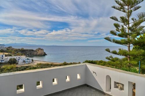 Taxiarchis Apartment | Blue Bliss: Family-Friendly Getaway with High Guest Ratings
