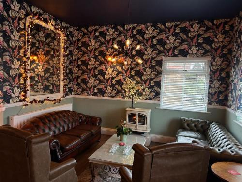 Mancetter Hotel | Discover Blue Boar Inn: Family-Friendly Dining Awaits