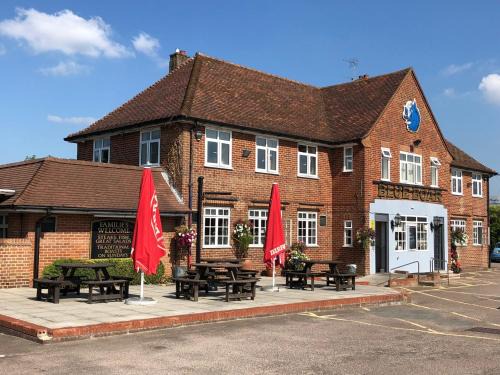 Sprowston Hotel | Cozy Blue Boar Inn: Family-Friendly Stay with Breakfast