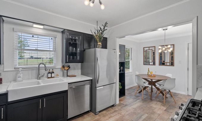 Georgetown House | Blue Bungalow: Guest Rated 9.8 with Spa & Breakfast