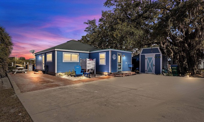 Cedar Key House | Pet-Friendly Blue Chair Key Waterfront Home in Cedar Key