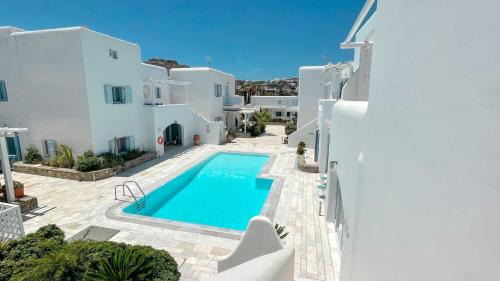 Ornos House | Relaxing BLUE DAISY House in Ornos: Oceanfront Retreat