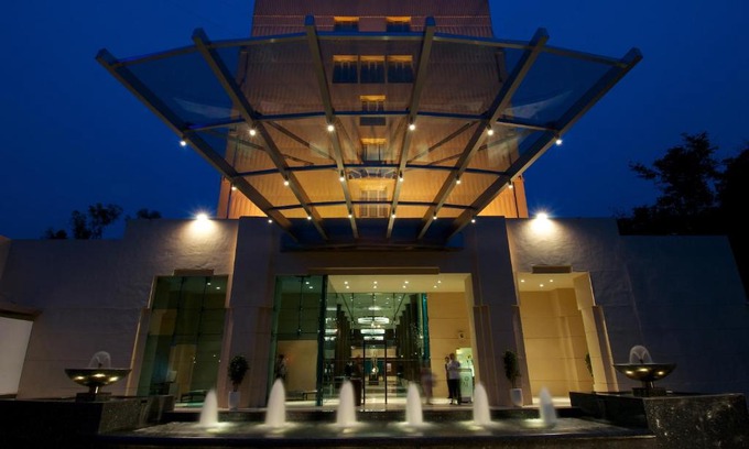 Koregaon Park Hotel | Discover Blue Diamond Pune: A 5-Star Pet-Friendly Retreat