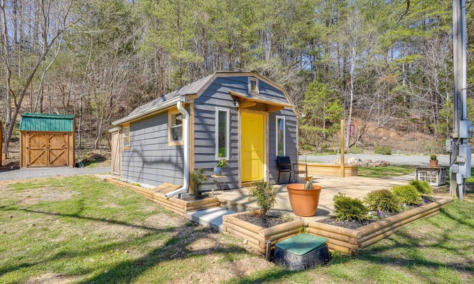 Rising Fawn Apartment | Cozy 'Blue Dream' Cabin in Rising Fawn with Fire Pit