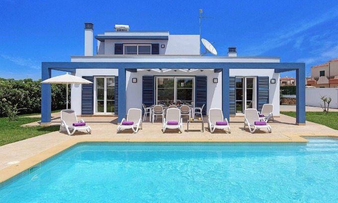 Los Delfines Villa | Blue Dream - Family-Friendly Villa Steps from Beach & Shops