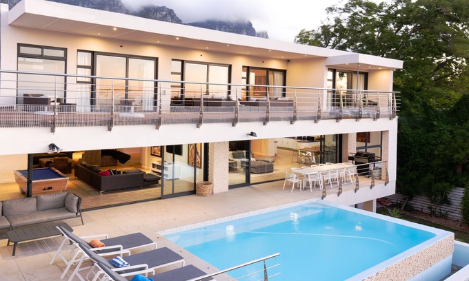 Camps Bay Villa | Ideal Retreat Near Camps Beach and Table Mountain