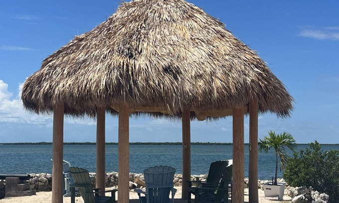 Big Torch Key House | Unwind at Blue Fish Point: Waterfront Oasis with Pool & Pets