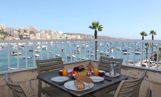 St. Paul's Bay Apartment | Oceanfront Bliss at Blue Harbour 3 - Guest Rated 8.8/10