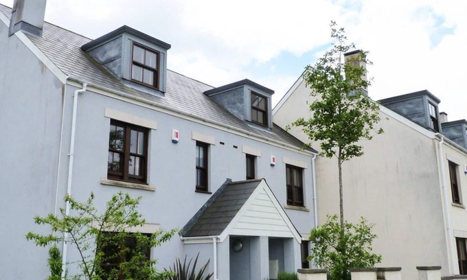 Burry Port House | Blue Harbour - Bwthyn y Traeth