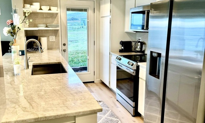 San Simeon Condo | Beachfront Bliss at Blue Haven: Ocean Views & Spa Retreat