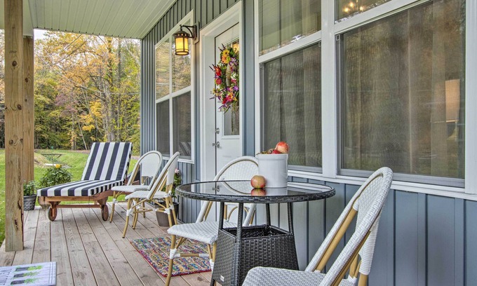 Brodheadsville Cottage | Experience 'Blue Heron' Cottage: Hike, Ski & Unwind