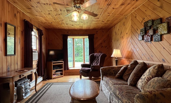 Milford House | Discover Blue Heron: Premier Fishing & Paddle Sports Retreat