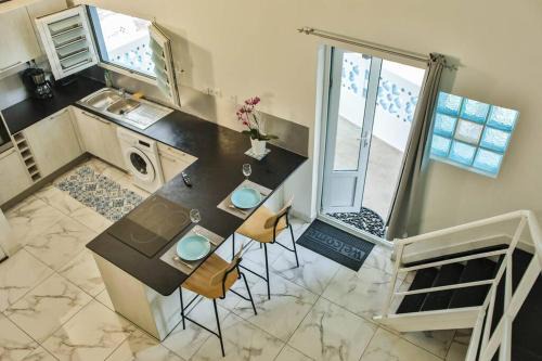 Matoury Apartment | Cozy Blue Home T2: Perfect for Families and Explorers