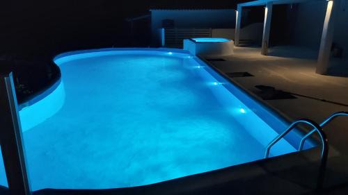 Marathokampos Apartment | Experience the Blue Horizon: Oceanfront & Pet-Friendly Retreat