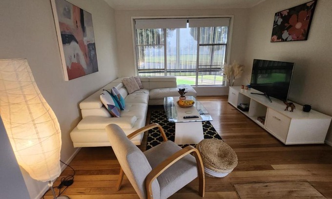 Cobram House | Discover the Blue House on Murray River – Family Friendly Escape