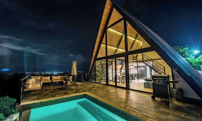 Pedro Brand House | Serene Blue House on the Mountain with Spa & Pool Access