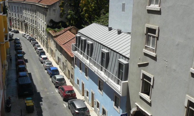 Santo Antonio House | Charming Blue House - Santa Marta with Breakfast & Kitchen