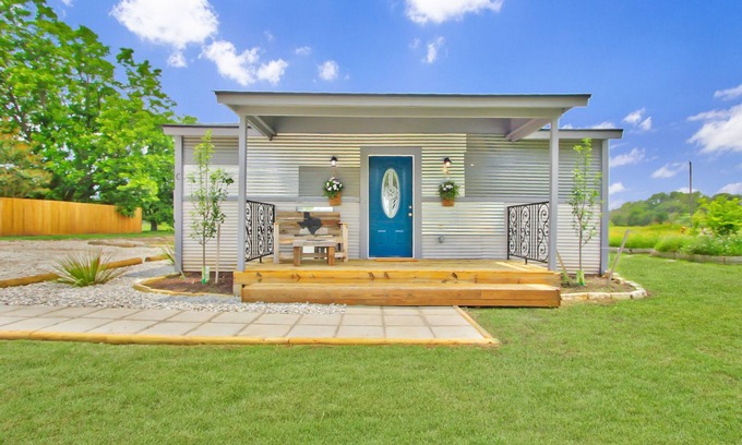Blanco Cabin | Blue Jay Getaway: Pet-Friendly Retreat Near Downtown Blanco