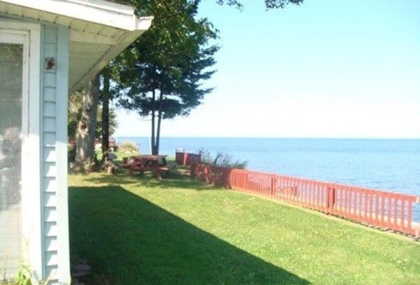 Town of Yates House | Pet and Child Friendly Retreat at Lucille Khornak
