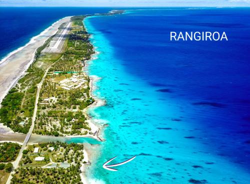 Rangiroa Villa | Beautiful Blue Lagoon Villa: 4-Star Oceanfront Escape